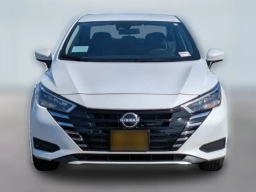 Nissan Versa SV CVT 2025