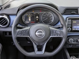 Nissan Versa SV CVT 2025