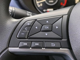 Nissan Versa SV CVT 2025