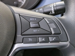 Nissan Versa SV CVT 2025