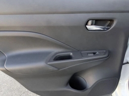 Nissan Versa SV CVT 2025