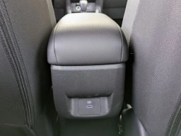 Nissan Versa SV CVT 2025