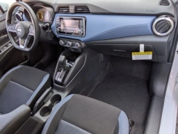 Nissan Versa SV CVT 2025