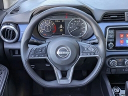 Nissan Versa SV CVT 2025