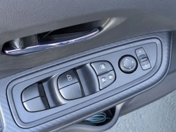 Nissan Versa SV CVT 2025