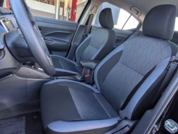 Nissan Versa SV CVT 2025