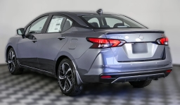Nissan Versa SR CVT 2025