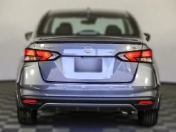 Nissan Versa SR CVT 2025