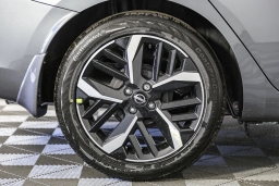 Nissan Versa SR CVT 2025