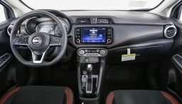 Nissan Versa SR CVT 2025