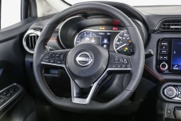 Nissan Versa SR CVT 2025