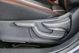 Nissan Versa SR CVT 2025