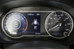 Nissan Versa SR CVT 2025