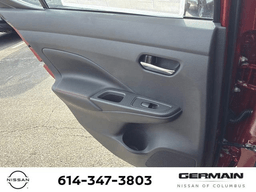 Nissan Versa SR CVT 2025