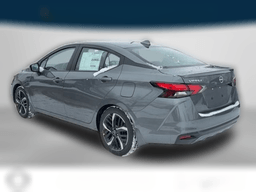 Nissan Versa SR CVT 2025