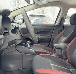 Nissan Versa SR CVT 2025