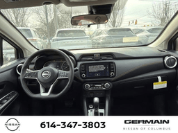 Nissan Versa SR CVT 2025