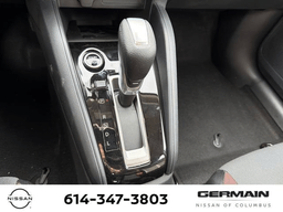 Nissan Versa SR CVT 2025