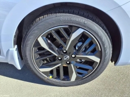 Nissan Versa SR CVT 2025