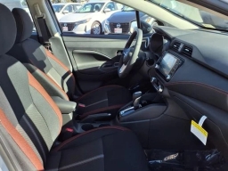 Nissan Versa SR CVT 2025