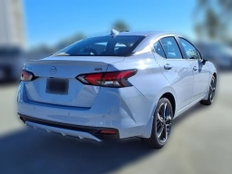 Nissan Versa SR CVT 2025