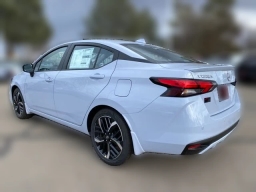 Nissan Versa SR CVT 2025