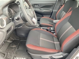 Nissan Versa SR CVT 2025