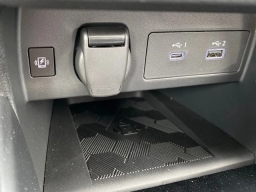 Nissan Versa SR CVT 2025