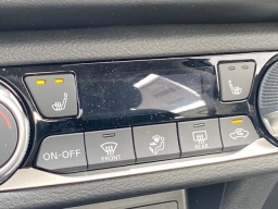 Nissan Versa SR CVT 2025