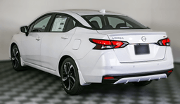 Nissan Versa SR CVT 2025