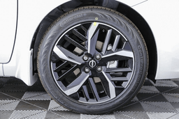 Nissan Versa SR CVT 2025