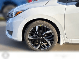 Nissan Versa SR CVT 2025