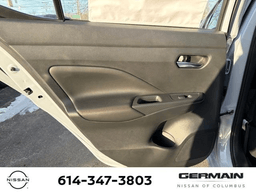 Nissan Versa SR CVT 2025