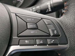 Nissan Versa SR CVT 2025