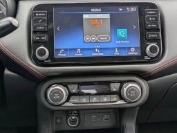 Nissan Versa SR CVT 2025