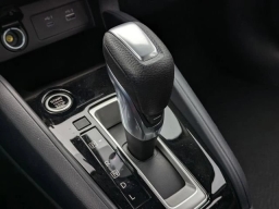 Nissan Versa SR CVT 2025