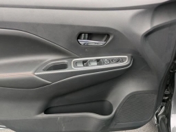 Nissan Versa SR CVT 2025