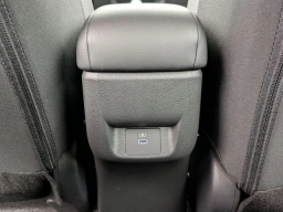 Nissan Versa SR CVT 2025
