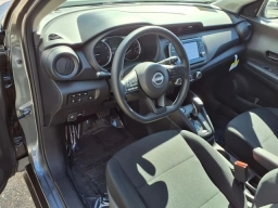 Nissan Kicks Play S FWD 2025