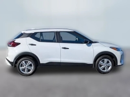 Nissan Kicks Play S FWD 2025