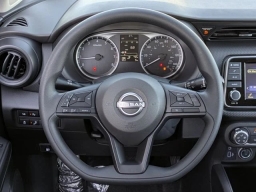 Nissan Kicks Play S FWD 2025