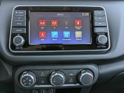 Nissan Kicks Play S FWD 2025