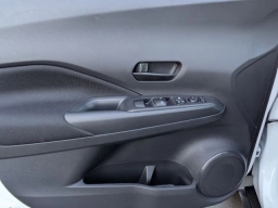 Nissan Kicks Play S FWD 2025