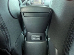 Nissan Kicks Play S FWD 2025