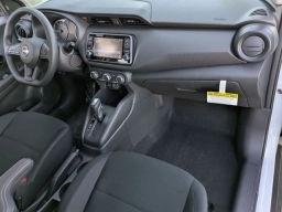 Nissan Kicks Play S FWD 2025