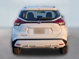 Nissan Kicks Play S FWD 2025