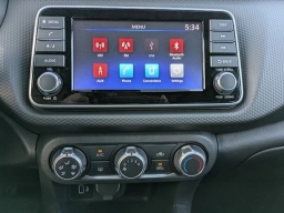 Nissan Kicks Play S FWD 2025