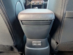 Nissan Kicks Play S FWD 2025