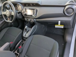 Nissan Kicks Play S FWD 2025