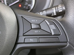 Nissan Kicks Play S FWD 2025